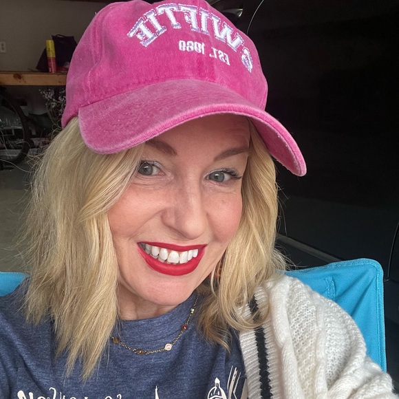 Meet your Posher, Heather - Picture 2 of 2